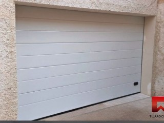 Ekonomiczne Bramy Segmentowe – lepsza alternatywa dla bram uchylnych!