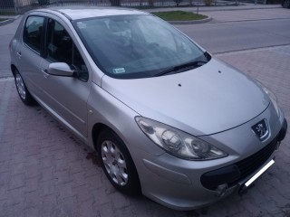 Peugeot 307 1,4 benzyna Hatchback rocznik 2007 srebrny polift